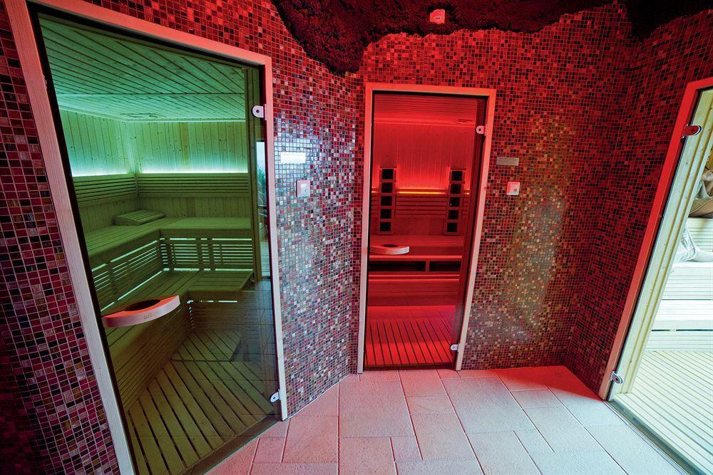 Odyssey Clubhotel Wellness & Spa Adults Only Kielce Esterno foto